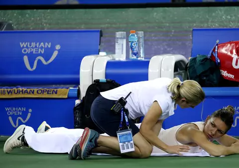 Simona Halep a revenit în țară, după două turnee de coșmar în Asia. “Am dureri la spate. O să fac un RMN”