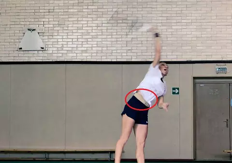 Simona Halep s-a antrenat, la Moscova, cu un corset special pentru ameliorarea durerilor de spate