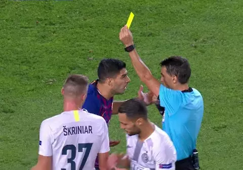 Arbitrul Ovidiu Hațegan a fost înjurat de atacantul Barcelonei, Luis Suarez: ”Fuck off!” / VIDEO