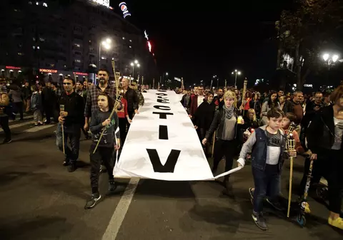 Adriana Nedelea LA FIX | Alexander Nanau, regizorul documentarului despre Colectiv: ”Atunci am sesizat o trezire a unei generații păcălite de revoluția din 1989”