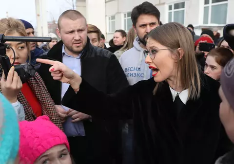 Fina lui Putin a făcut o greșeală de 1,6 milioane de euro! Un detaliu observat în public a ruinat-o
