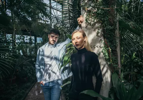 Ce sacrificiu a făcut Liviu Teodorescu ca să nu-și piardă iubita. Fata i-a umblat în telefon și i-a citit mesajele!