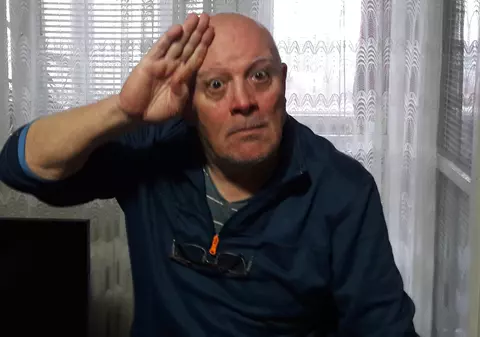 EXCLUSIV/ Operat la un picior, comicul Mihai Ioan a fost externat infectat cu bacterii nosocomiale, mortale la vârsta sa. «Sunt în așteptare, din asta nu se mai poate scăpa»