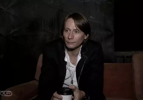 Marius Manole este atent la silueta colegelor de scenă. Încearcă să le convingă pe Mirela Oprișor și Medeea Marinescu să fie mai atente la alimentație