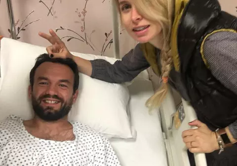 Florin Mergea a fost operat cu succes. Vicecampionul olimpic, supravegheat de soția însărcinată