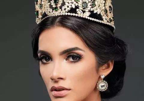 Miss Paraguay a leșinat pe scenă. S-a întâmplat în cel mai important moment din viața ei | FOTO