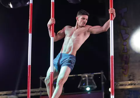 Ultimii 25 de semifinaliști luptă în arena Ninja Warrior România, pentru un loc în marea finală