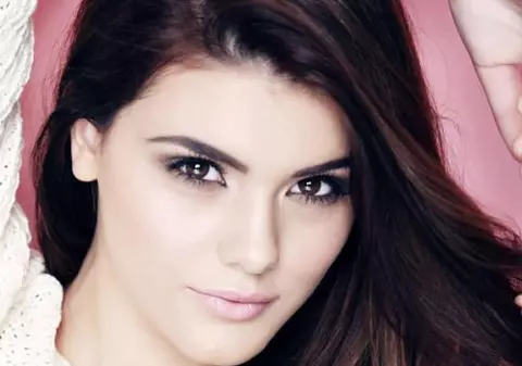 Un celebru model a murit la 21 de ani, la doar câteva luni după ce și-a pierdut mama bolnavă de cancer