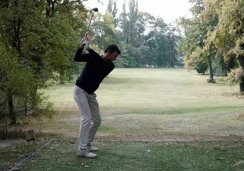 Italianul Paolo Sarroglia a câștigat turneul de golf Centennial on the Greens. Învingătorul, decis după jocul de departajare