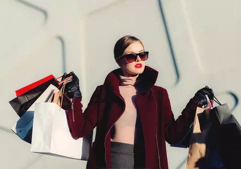 (P) Cum să economisești banii pe haine și încălțăminte? 5 sfaturi utile