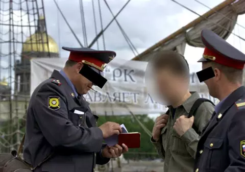 Un moldovean a intrat într-o secție de poliție și a mărturisit șapte crime. A început să ucidă după ce a fost părăsit de iubită