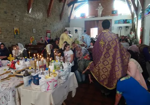Un român dispărut, găsit după o săptămână de un preot. "Nu-și amintește decât că a plecat din Vrancea"