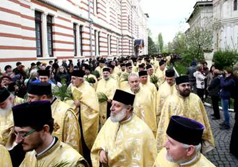 O televiziune din Franța, documentar despre cum influențează BOR politica și viața socială din România. "Impunându-se ca principala busolă morală a țării”
