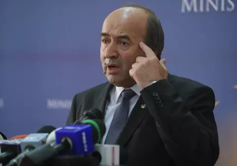 Tudorel Toader a reacționat în cazul Udrea cum a reacționat Gigi Nețoiu când patrona Craiova, dar juca pentru Dinamo!