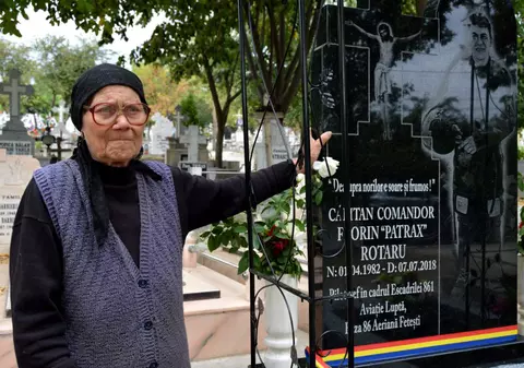 EXCLUSIV/ Copiii pilotului erou Florin Rotaru nu au aflat că tatăl lor a murit. „David, băiatul de 3 ani, întreabă și acum când vine tati acasă..."