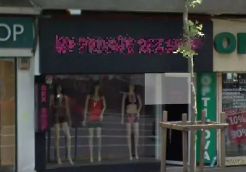 FOTO | Gabriela Firea ar vrea să închidă un sex shop din centrul Bucureștiului, susține consilierul general Ciprian Ciucu. Reacția proprietarei magazinului