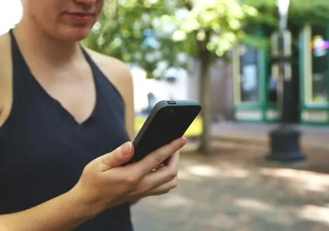 Ai primit un apel telefonic de la un astfel de număr? Iată cum îți poate umfla factura dacă răspunzi