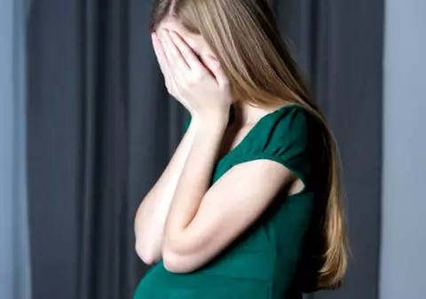 USR cere introducerea educaţiei pentru sănătate sexuală în şcoli. Peste 12.000 de adolescente au rămas gravide, 7.500 au ales să întrerupă sarcina