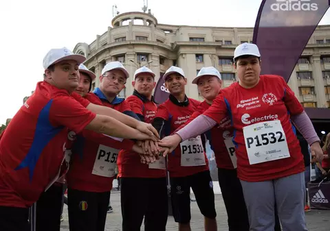 A 11-a ediție a Raiffeisen Bank Maratonul București adună la start peste 19.000 de participanți. Invitați speciali