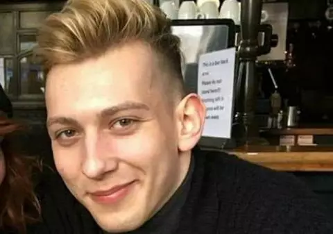 Cine este tânărul care a murit electrocutat în Gara din Focșani pentru un selfie. Teodor Şuteu era fiul unui militar