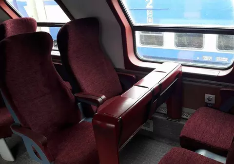 Vagoane goale în realitate, dar pline pe hârtie. Ministerul Transporturilor ţine secret numărul studenţilor care călătoresc gratuit cu trenul