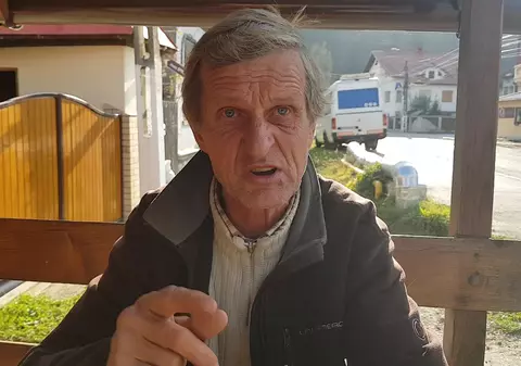 VIDEO/Bărbatul care și-a sechestrat și terorizat iubita, apărat de tată. ”Poate i-a mai dat câte o palmă, de forţă majoră, dacă femeia e tare în gură, nu corespunde”