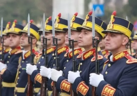 Ziua Armatei Române. Ce manifestări vor avea loc azi și de ce coincide cu ziua Regelui Mihai