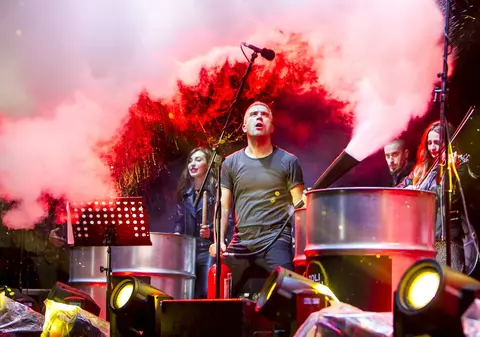 VIDEO/ Zoli de la Sistem și-a lansat primul proiect solo cu un concert pentru prieteni. A lucrat 6 ani la el!