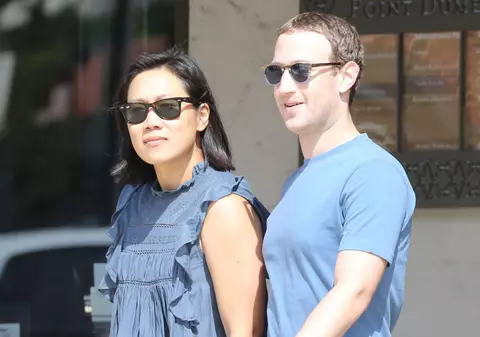 Secrete din viața celor mai bogați «tocilari». Zuckerberg a vrut să-și învețe fetița de doi ani să facă programare