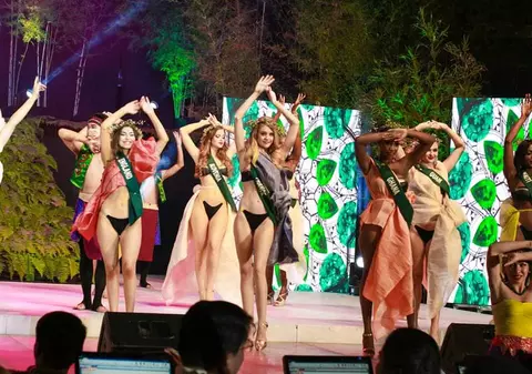 Concurentele de la Miss Earth spun că unul dintre sponsori le-a promis marele premiu dacă fac sex cu el