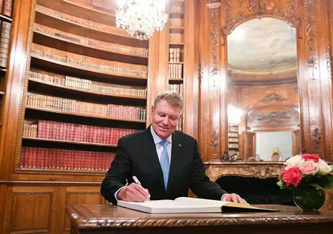Gluma pe care Klaus Iohannis a făcut-o cu laureatul premiului Nobel pentru Fizică 2018 | FOTO