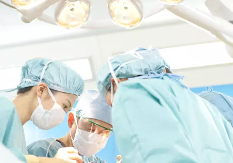 80.000 de oameni au murit din cauza implanturilor medicale periculoase. Dezvăluirea unei investigații la care au lucrat peste 200 de jurnaliști