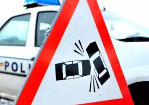 Un poliţist de frontieră a adormit la volan şi a provocat un accident grav