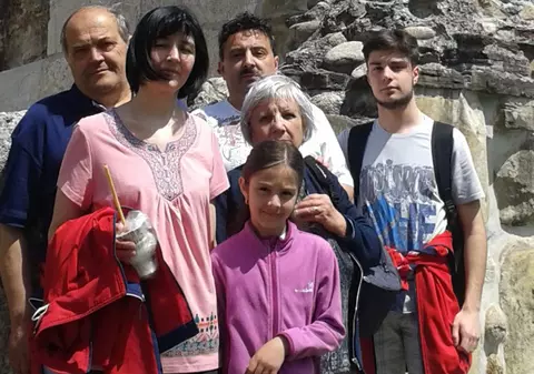 "Mami, tu nu plângi după băiatul tău?". Mărturia și documentele familiei mințite: arsura a fost ”umflată” de la 30-35% la 45-50%! (I)