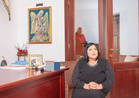 REPORTAJ: Stă într-o garsonieră, dar s-a împrumutat la bănci ca să-i ajute pe copiii abuzați. Psihologul Ionica Popescu a ridicat din banii ei primul centru medical de psihiatrie din Vrancea/ FOTO