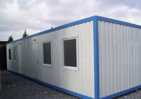 Containere pentru oamenii străzii, soluția găsită la Timișoara. Cât au costat