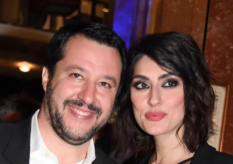FOTO | Vicepremierul italian Matteo Salvini s-a despărțit de prezentatoarea Elisa Isoardi. Vedeta a postat o imagine cu politicianul aflat la bustul gol