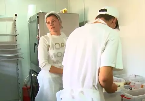 Pizzeria de la sat, rețeta succesului în Botoșani. Cum și-a deschis o tânără o afacere prosperă