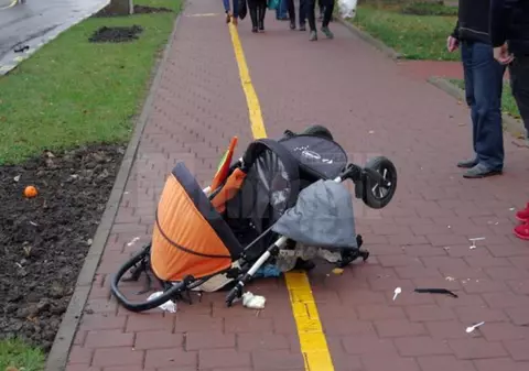 Fetița jandarmeriței ucise în accidentul din Suceava ar putea rămâne cu sechele. Copila este în continuare în comă