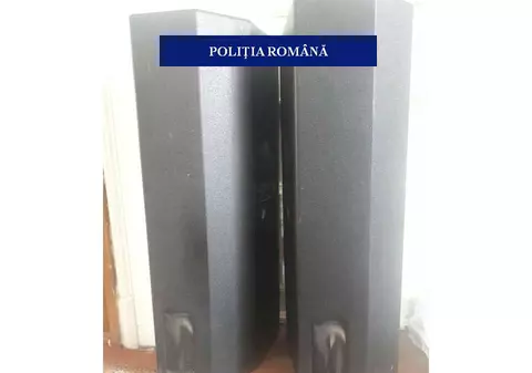 Polițiștii din Dolj i-au recuperat manelistului Nicolae Guță două boxe profesionale. Echipamentele audio îi fuseseră furate în urmă cu doi ani, la o nuntă