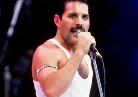 Elton John, dezvăluiri cutremurătoare despre ultimele zile de viață ale lui Freddie Mercury