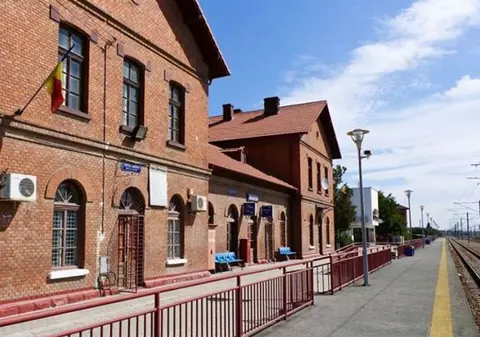 Femeie lovită mortal de tren, în gara Murfatlar. Circulaţia trenurilor este oprită