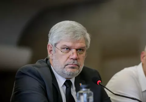 Salariile de lux din radioul public, ținute la secret. Libertatea a încercat să afle dacă șeful SRR câștigă 7.000 de euro pe lună. ”Măcar să ne fi zis felicitări, să scrieți și lucruri bune”