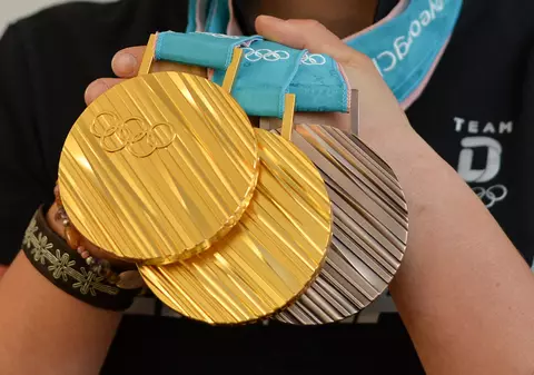 Sportivii de top care și-au vândut medaliile și motivele pentru care au făcut-o | GALERIE FOTO