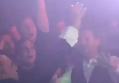 VIDEO | Simona Halep s-a distrat într-un club din București. Imagini inedite cu numărul 1 WTA