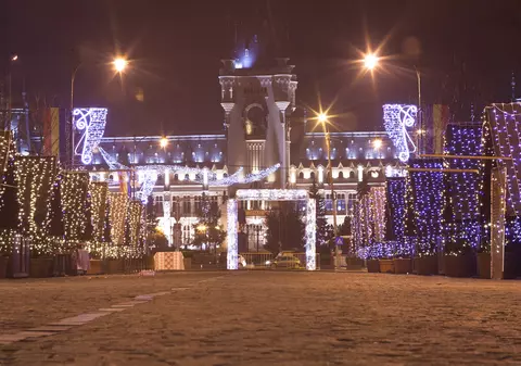 Petreceri de 1 Decembrie la Iași: Sărbători de un milion de lei - fasole cu cârnați, vin fiert și ceai