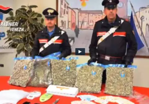 Bunuri de 1 milion de euro au fost confiscate de la o familie de români din Italia. Cu ce se ocupau aceștia