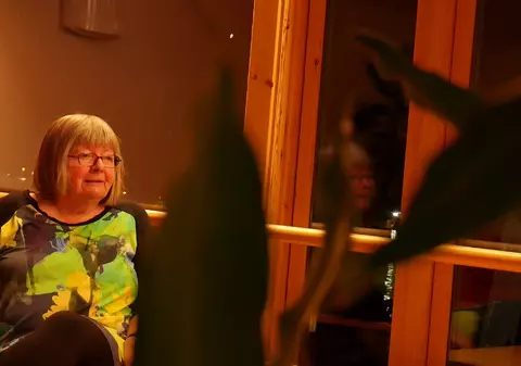 VIDEO/ Mica Românie de la Cercul Polar. Comuna fără poliție unde locuiesc 400 de români și femeia care s-a transformat din protestatar în politician