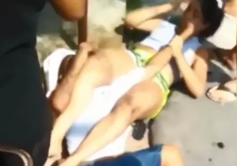 A vrut s-o fure și "a furat-o". Cel mai neinspirat hoț a atacat o expertă în jiu-jitsu. Ce i-a făcut aceasta în plină stradă l-a lecuit de această ocupație