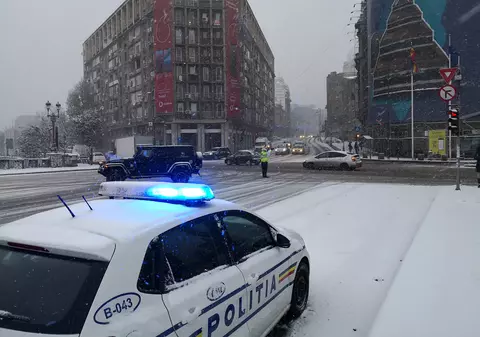 Urmărire a polițiștilor pe străzile din sectorul 3, soldată cu un accident. Un minor de 17 ani nu oprise la semnalul lor